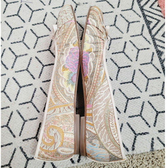 Stuart Weitzman Floral Paisley Print Silk and Leather Ballet Flats, sz 6 - Picture 10 of 15